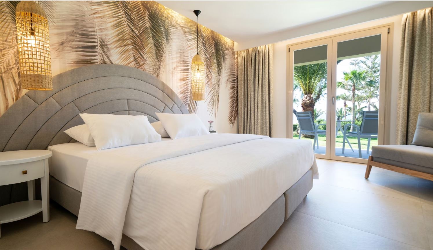 rooms-suite-family-gardenview