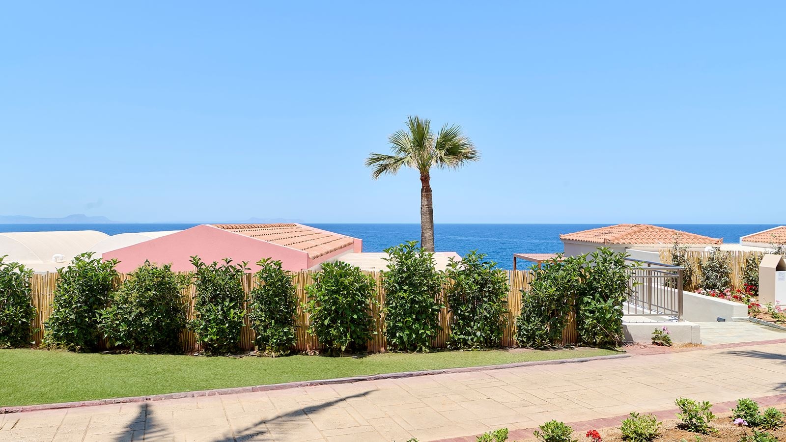 rooms-bungalow-family-sea-view