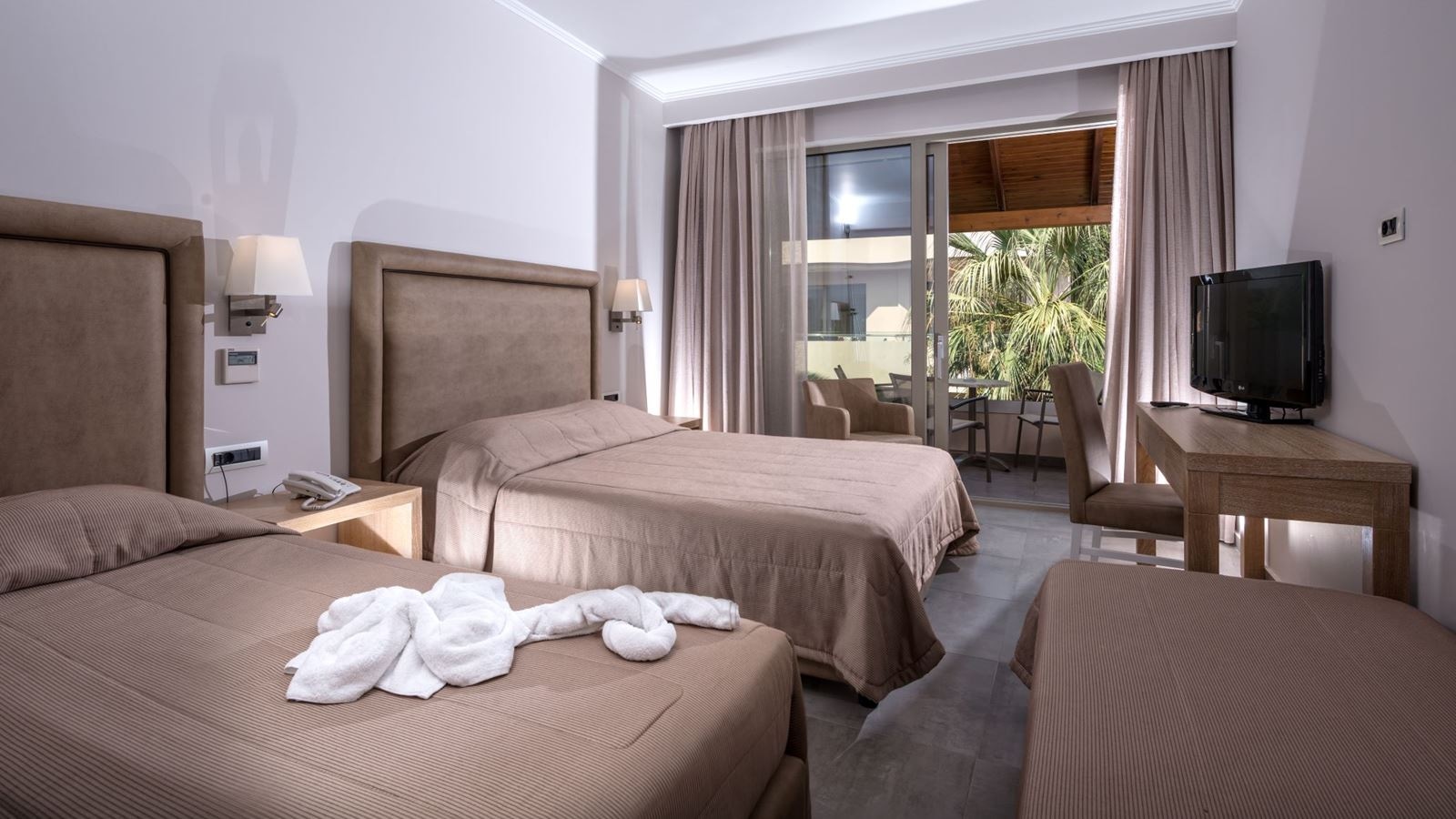 rooms-family-room-open-plan