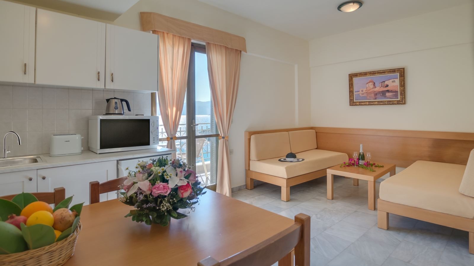 rooms-1-bedroom-apartment-side-sea-view