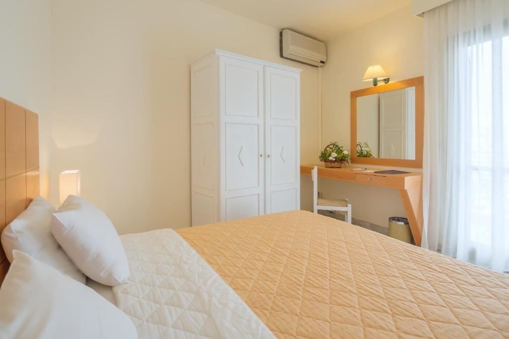 rooms-studio-inland-view