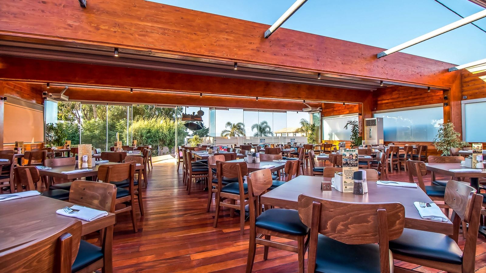 restaurants-casual-restaurant