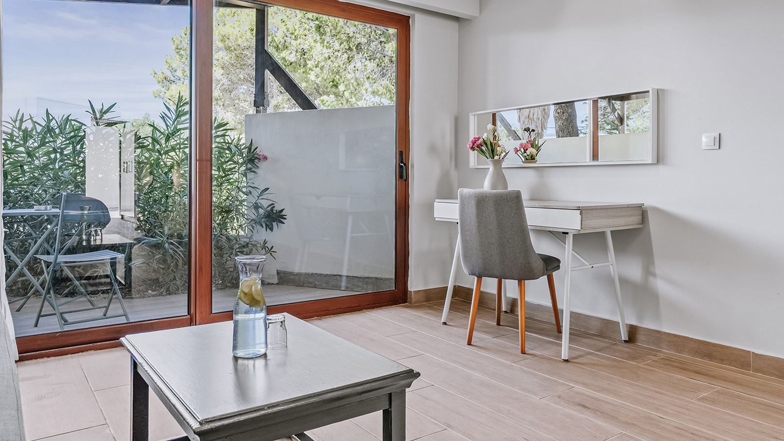 rooms-deluxe-suite-openplan