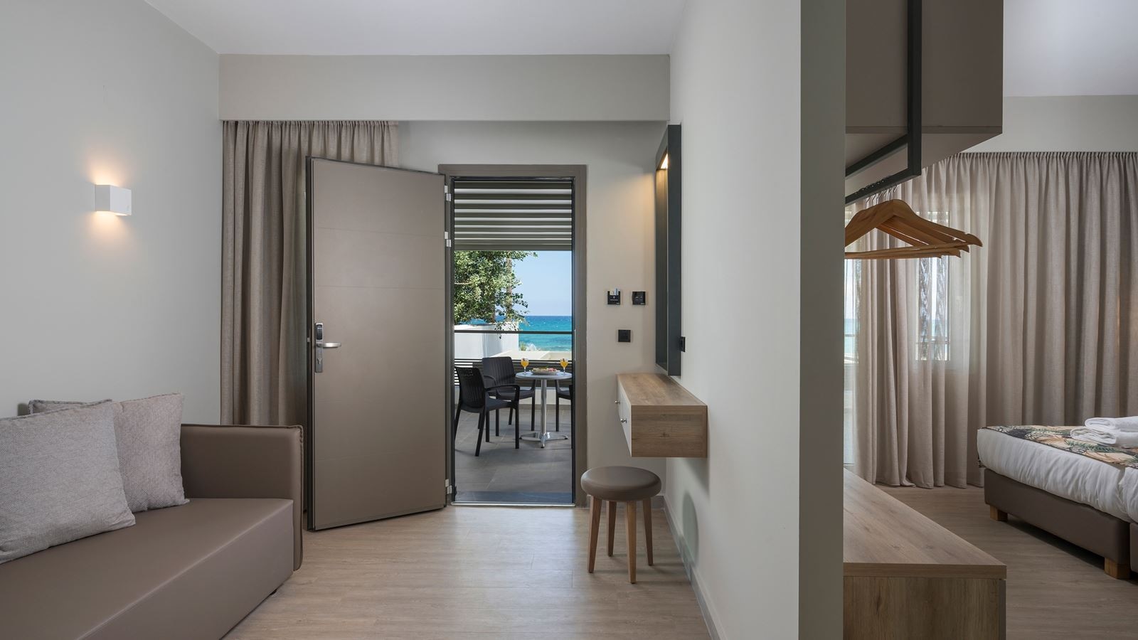 rooms-double--room-side-sea-view-balcony-or-terrace