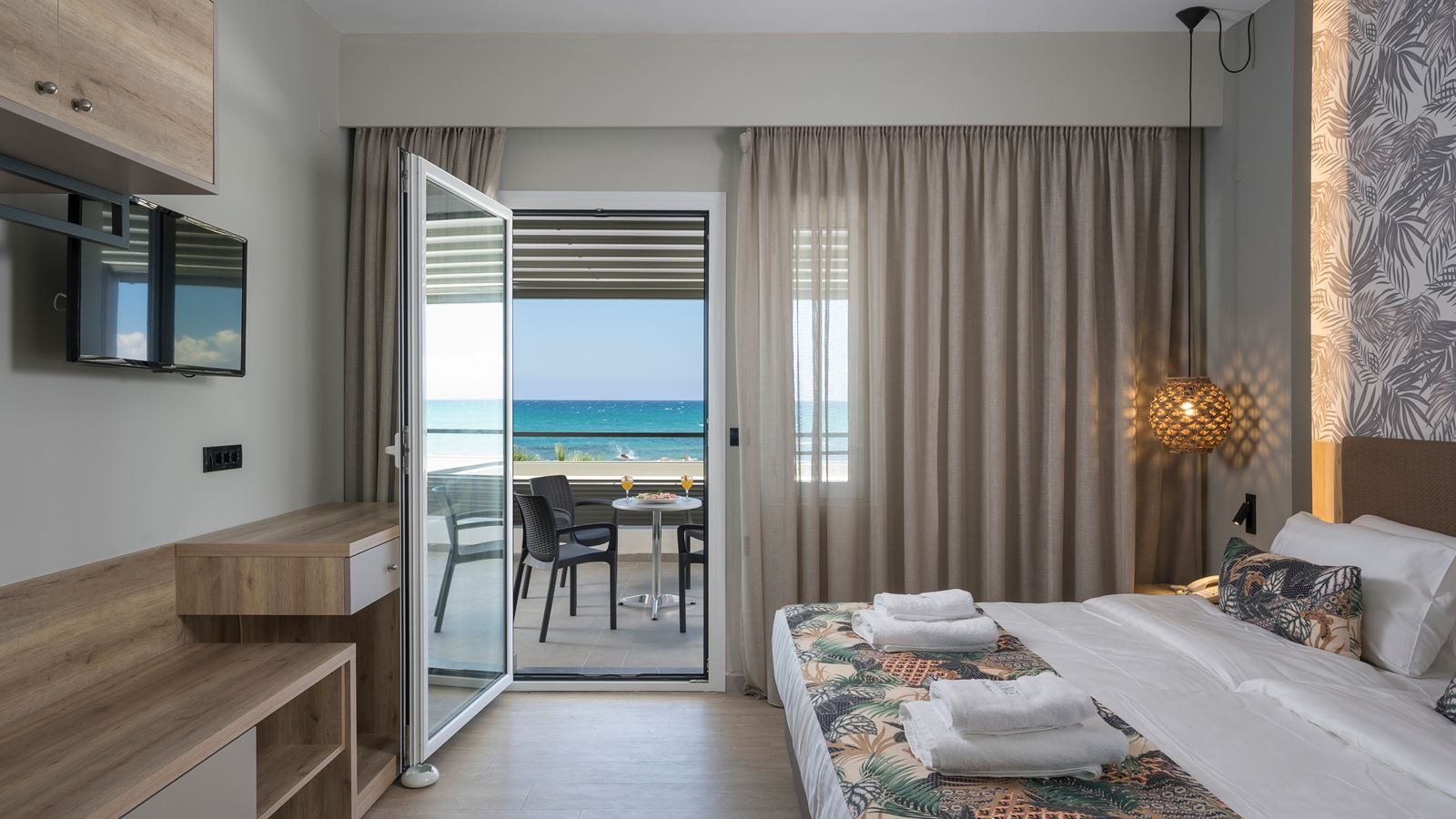 rooms-double--room-side-sea-view-balcony-or-terrace