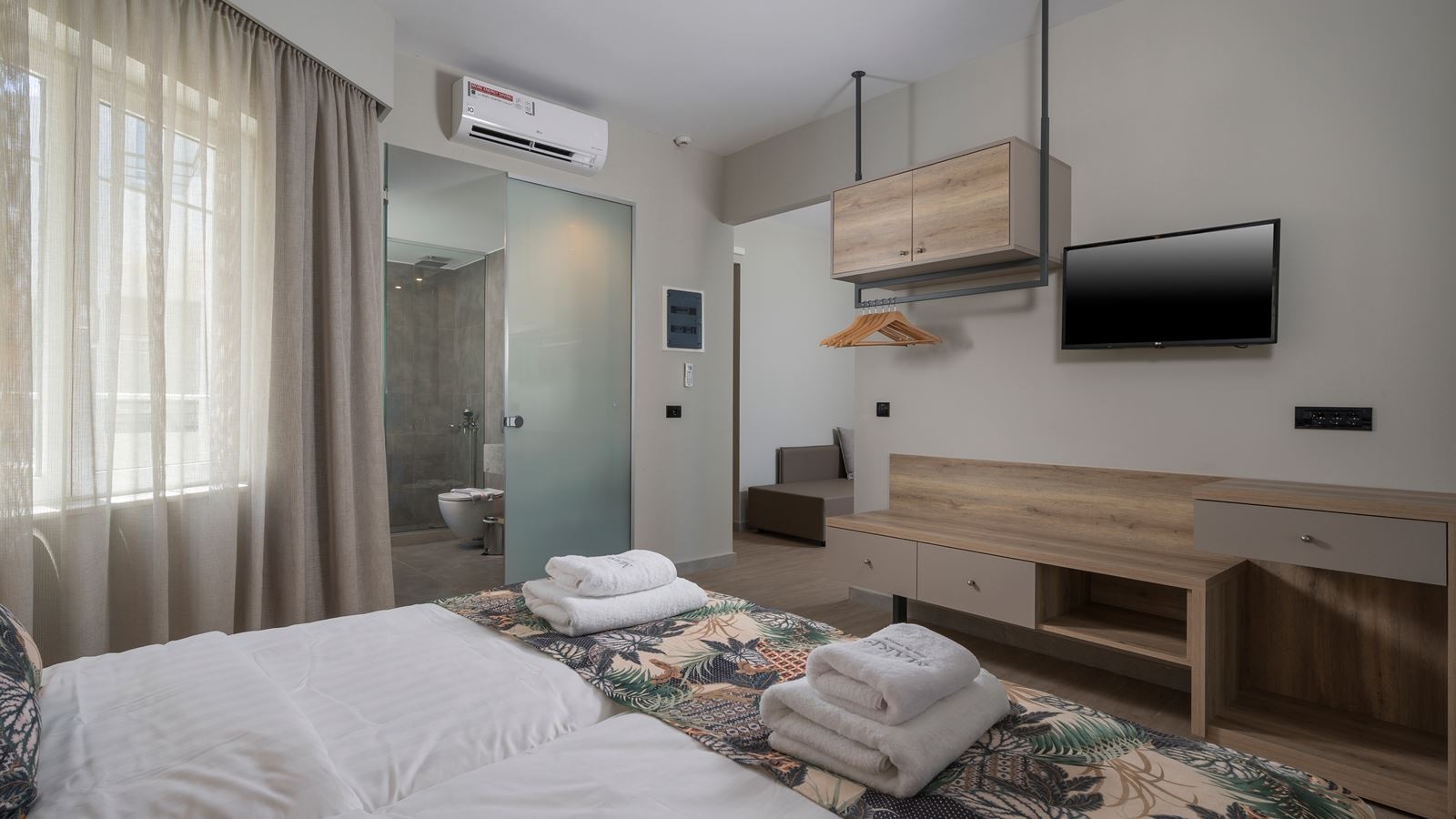 rooms-suite-junior-side-sea-view-balcony-or-terrace