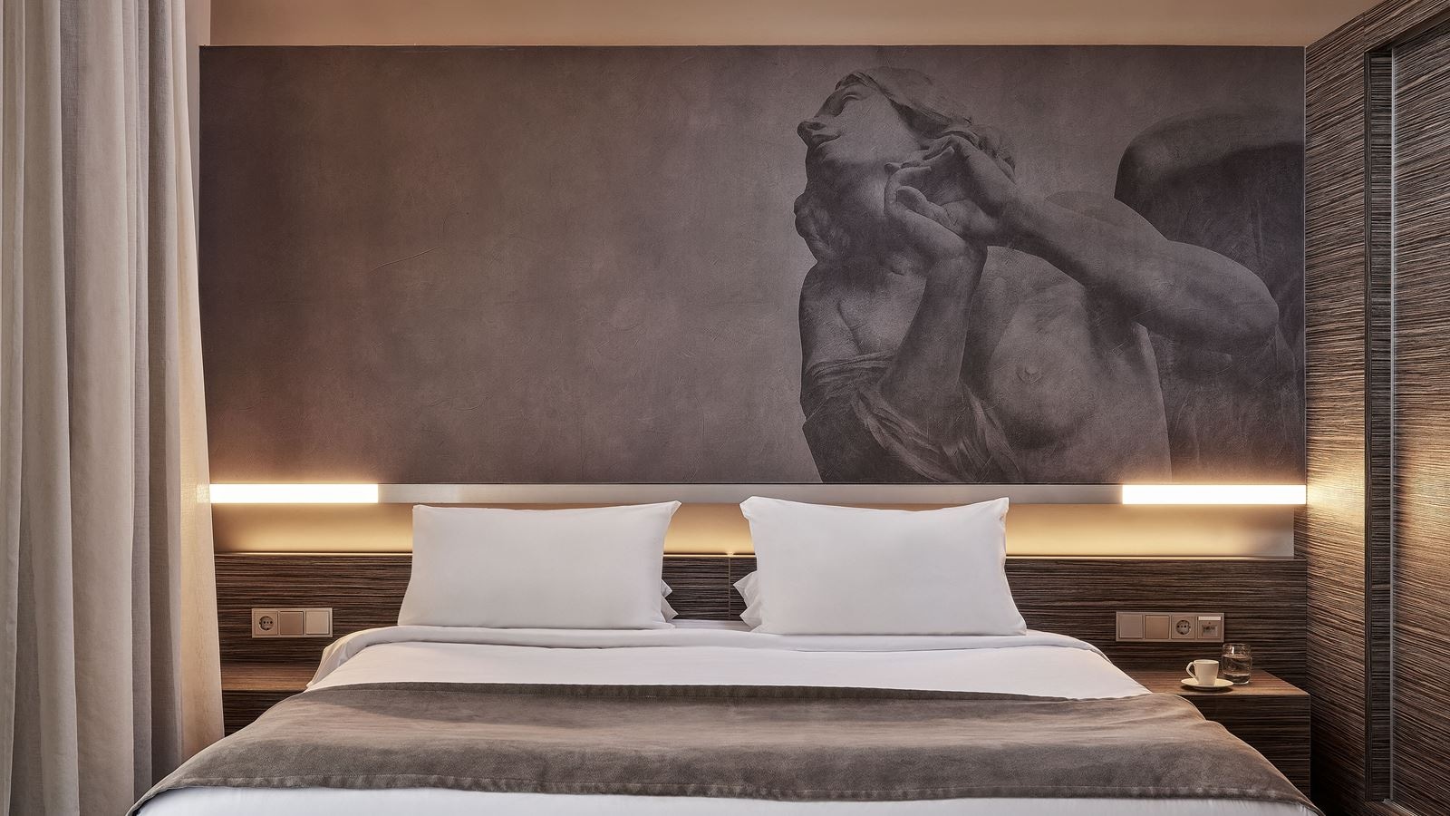 rooms-comfort-room-independent-pool