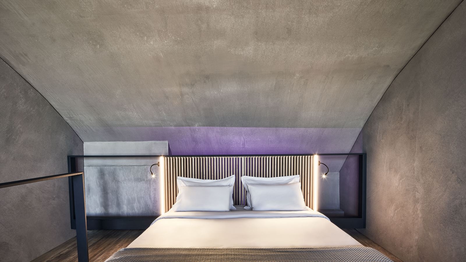 rooms-executive-maisonette-with-outdoor-jacuzzi