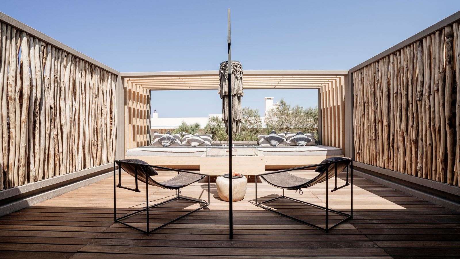 rooms-room-deluxe-gardenview-terrace