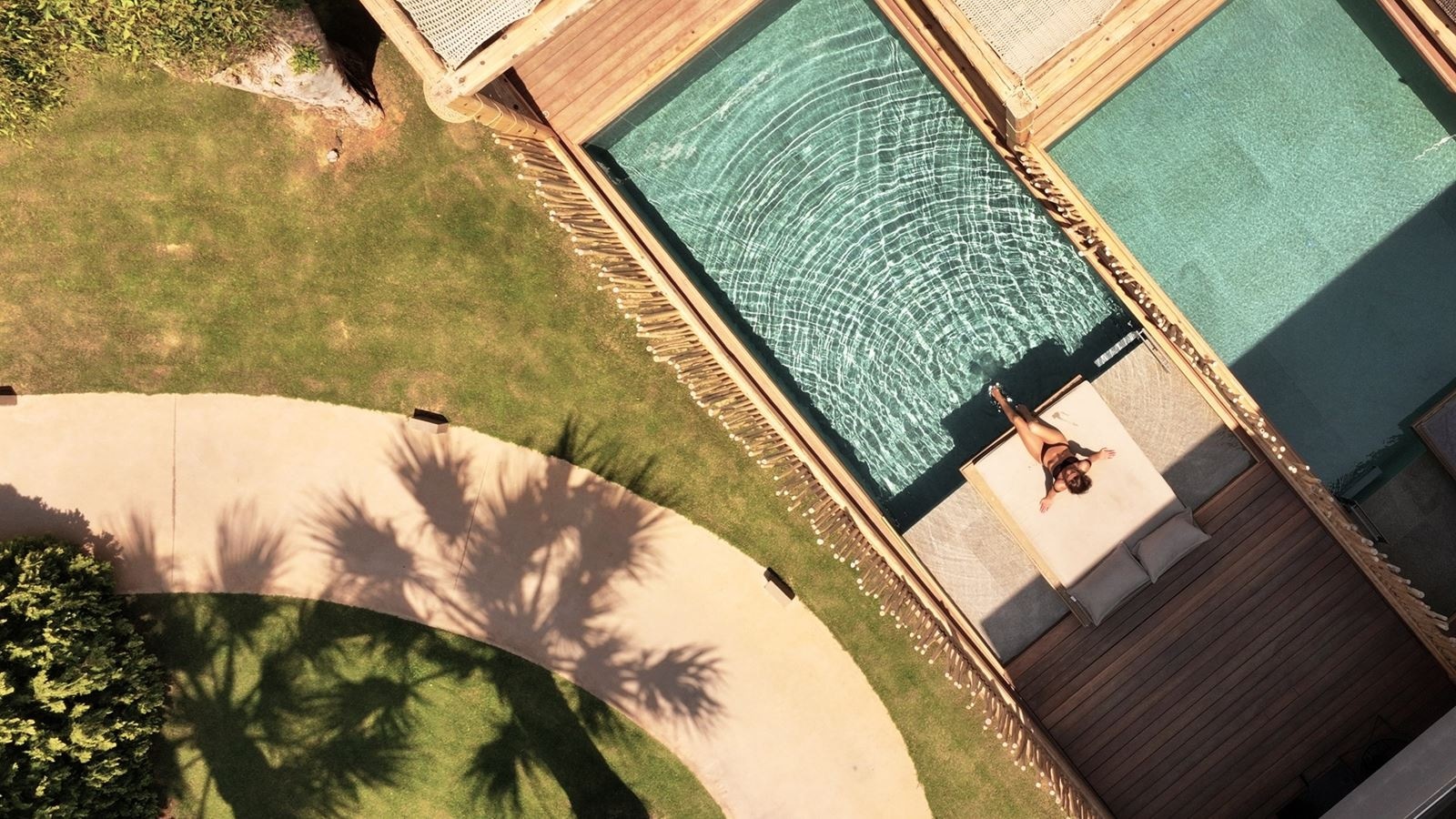 rooms-signature-retreat-with-pool