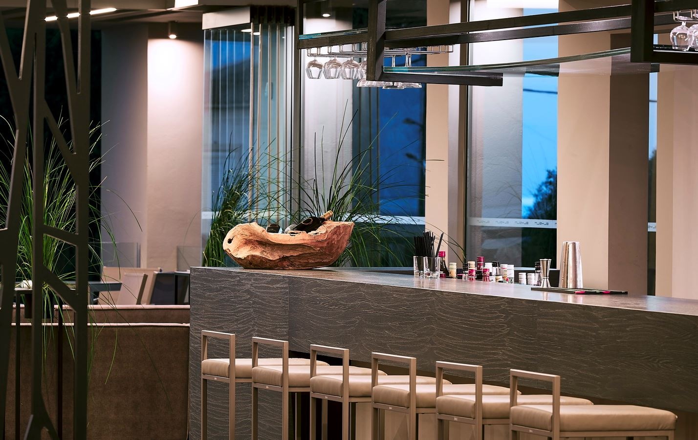 bars-divine-lobby-bar