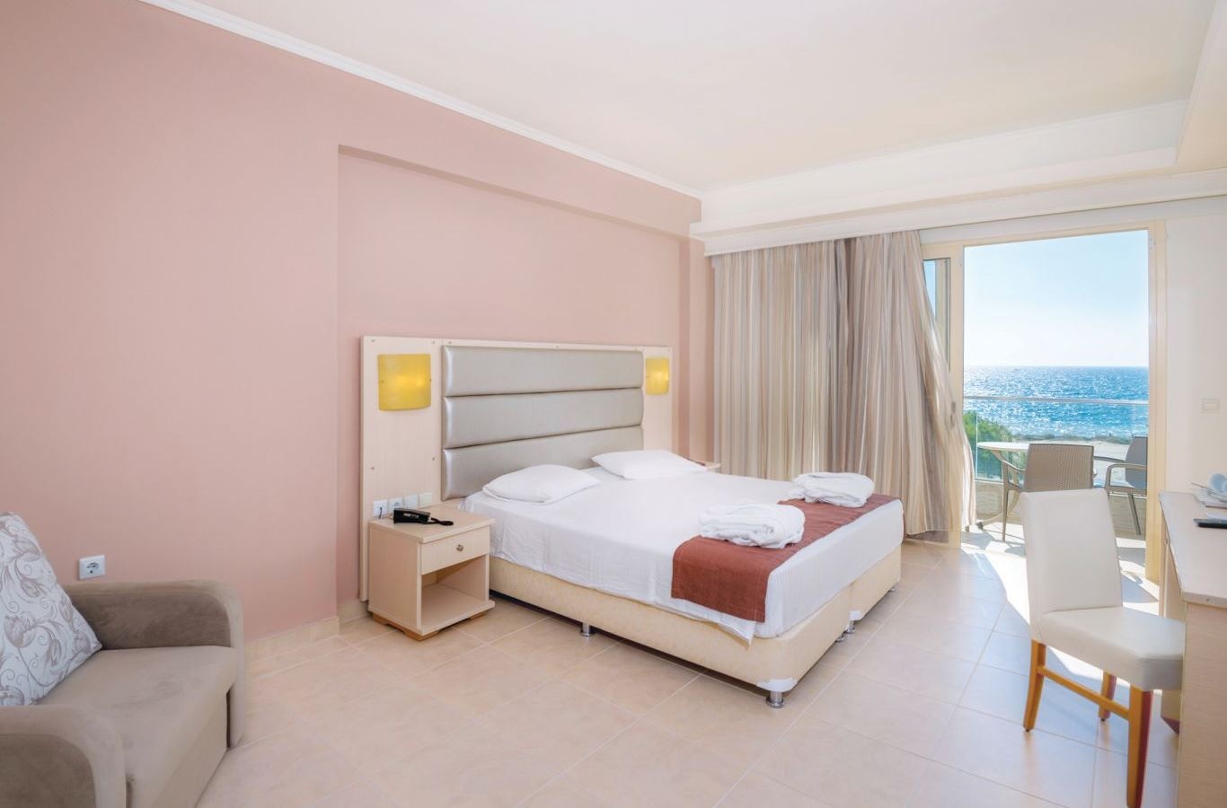 rooms-deluxe-twin-sea-view-room