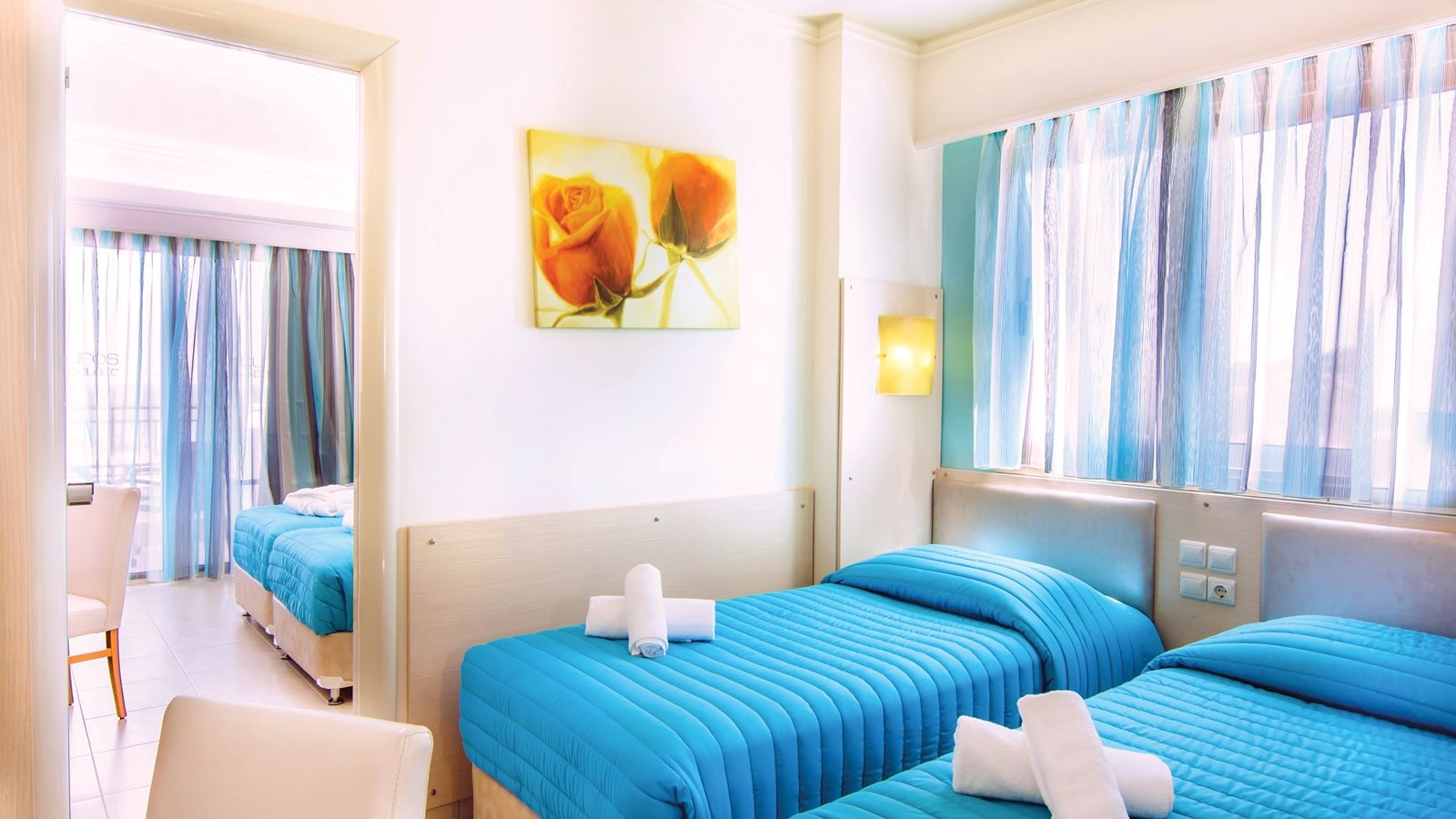 rooms-family-room-balcony-or-terrace