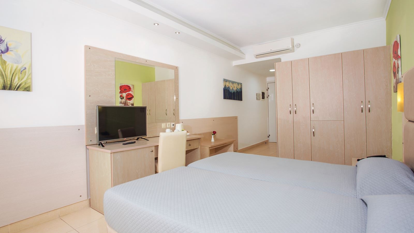 rooms-standard-twin-room-sea-view