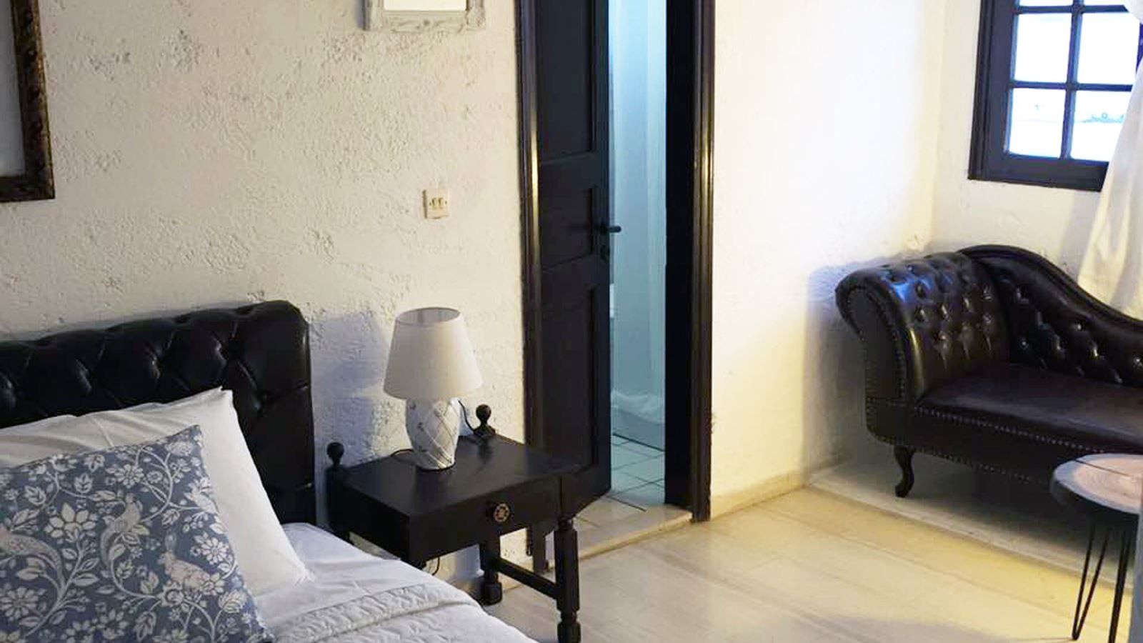 rooms-junior-suite-side-sea-view