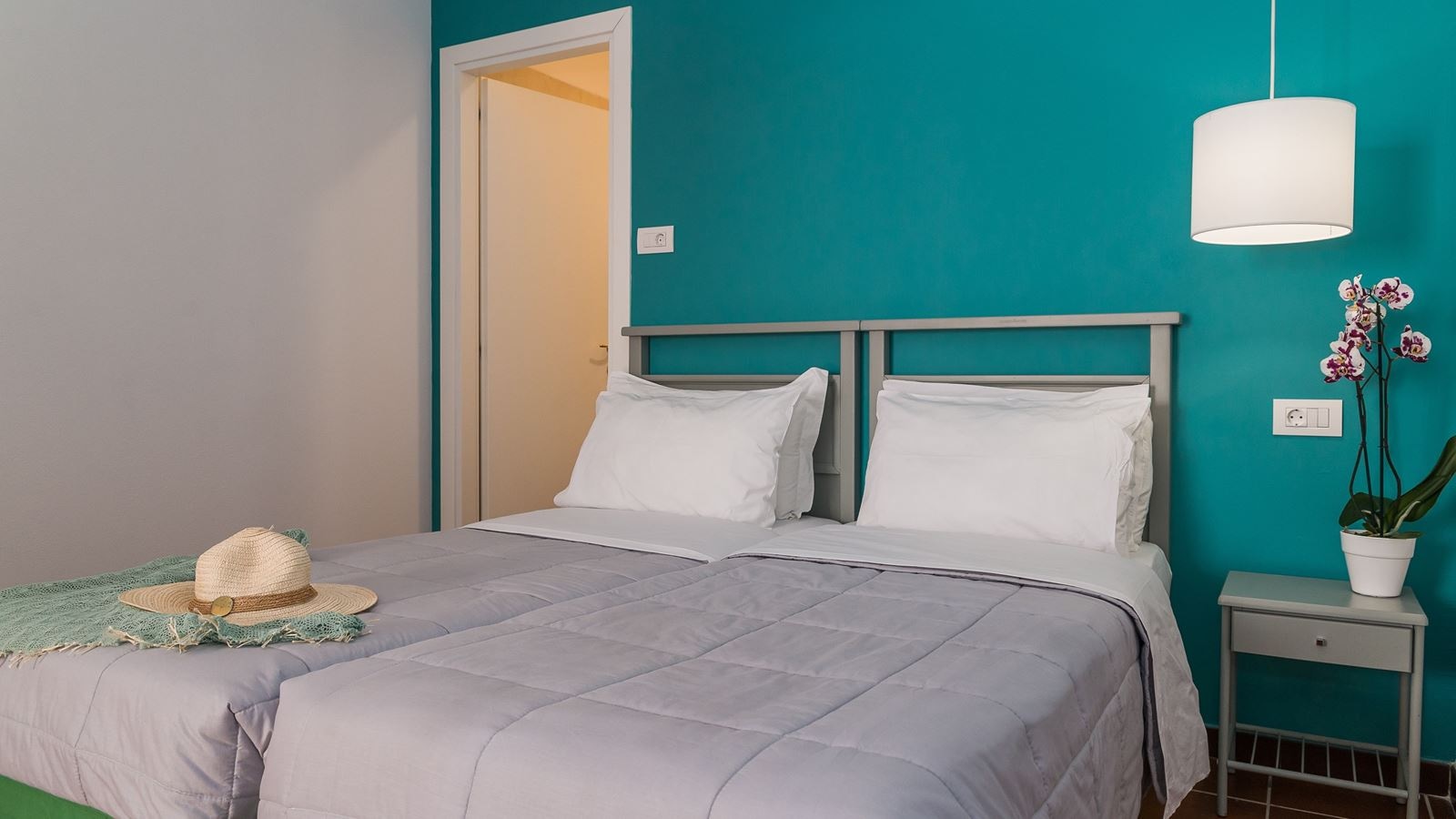 rooms-standard-twindouble-room