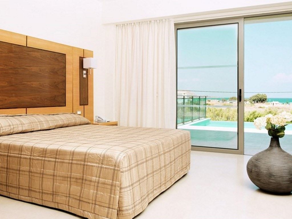 rooms-suite-junior-garden-view-private-pool