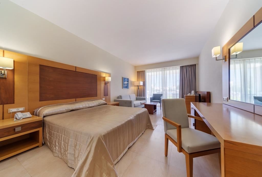 rooms-room-single-use-garden-view