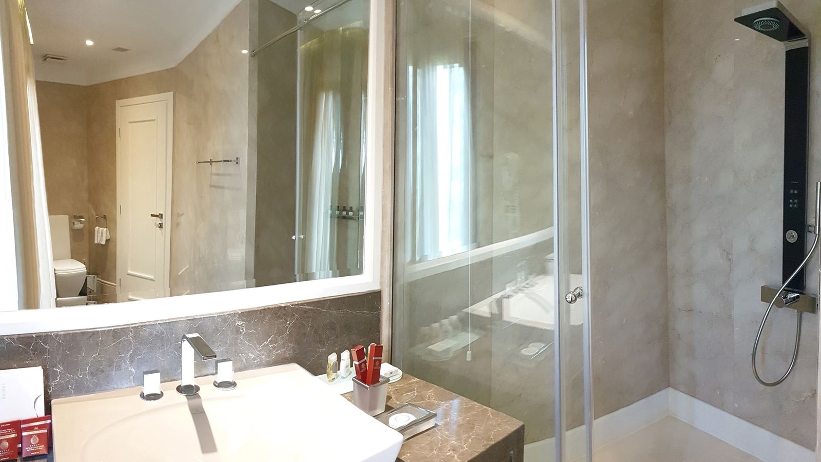 rooms-new-york-suite