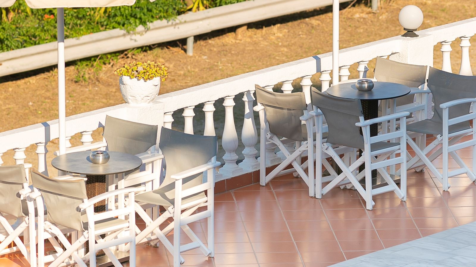 restaurants-atlantis-pool-bar