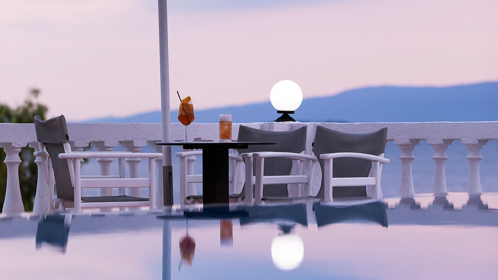 restaurants-atlantis-pool-bar