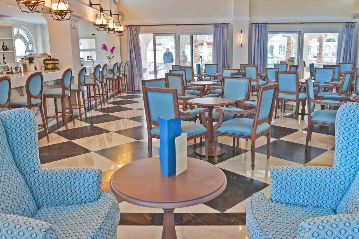 bars-aeolus-main-lobby-bar