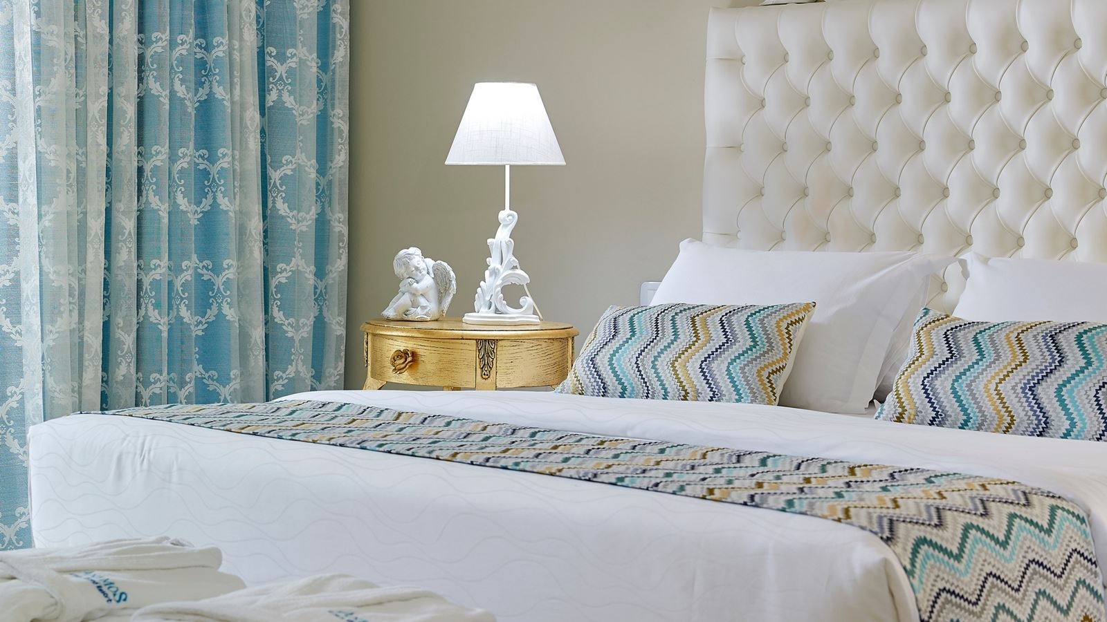 rooms-room-deluxe-sea-view