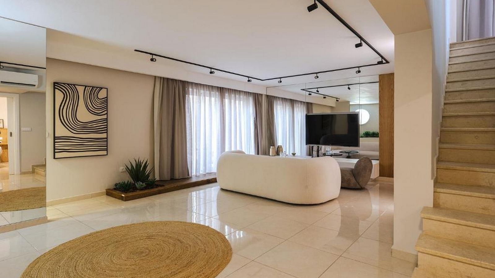 rooms-room--family-2-bedrooms-deluxe-shared-pool