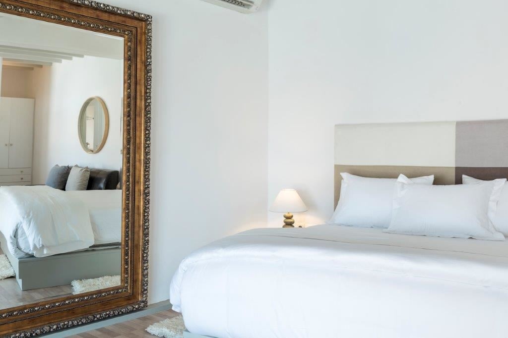 rooms-deluxe-suite-with-private-pool-and-sea-view