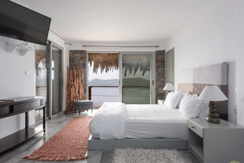 rooms-deluxe-suite-sea-view