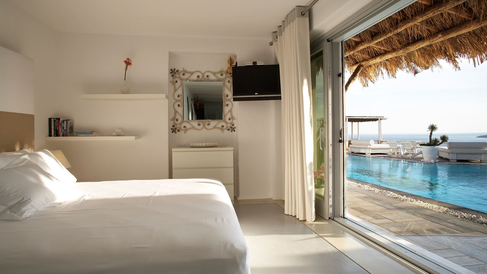 rooms-superior-room-side-sea-view