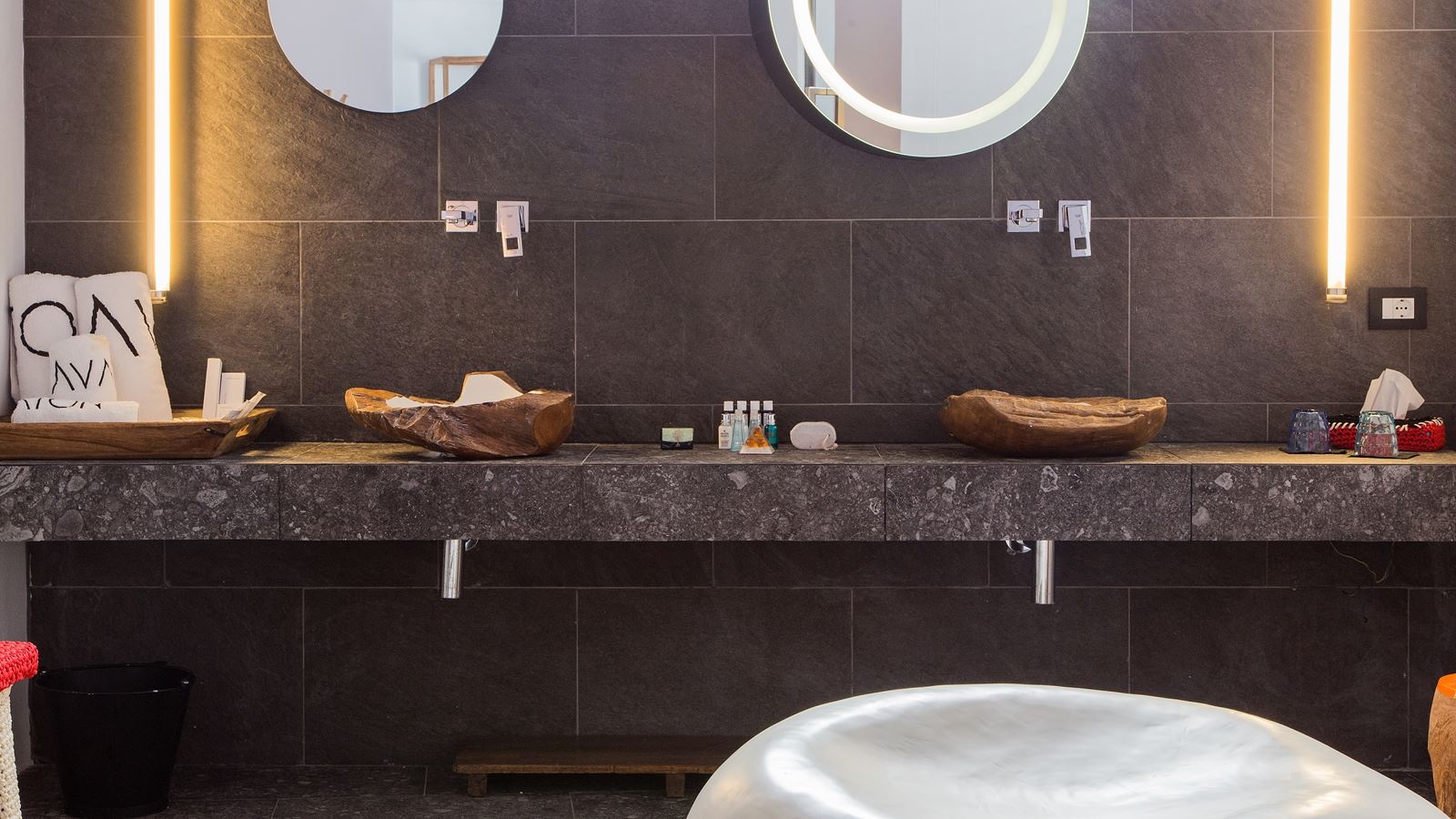 rooms-villa-pool-view-one-bedroom