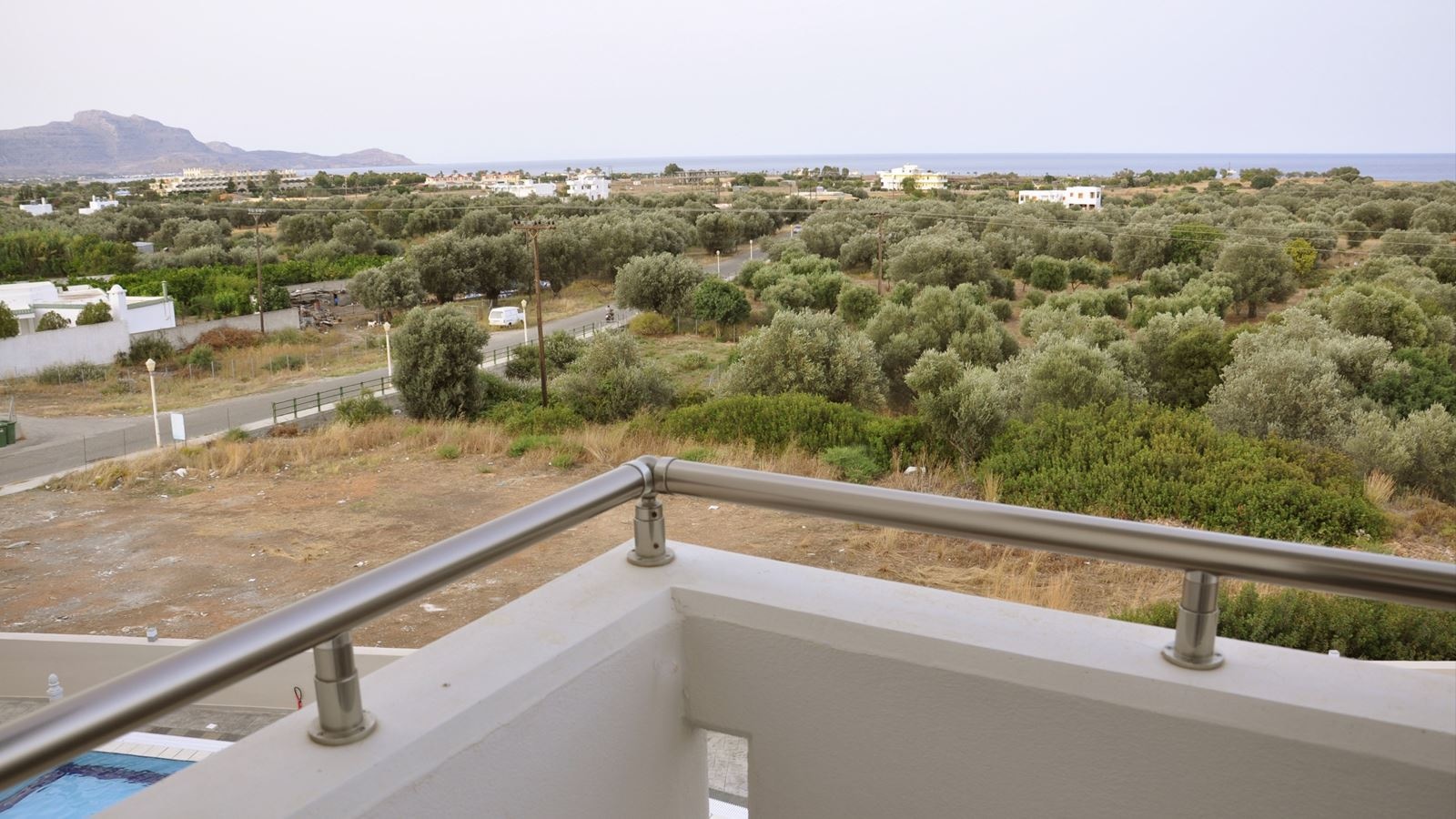 rooms-2-bedroom-seapool-view