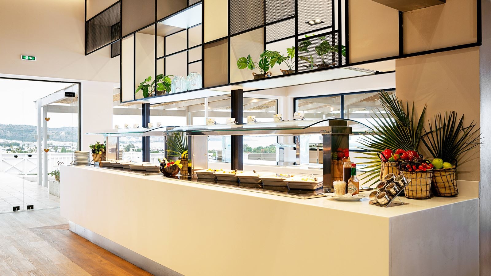 restaurants-lydia-terrace-restaurant