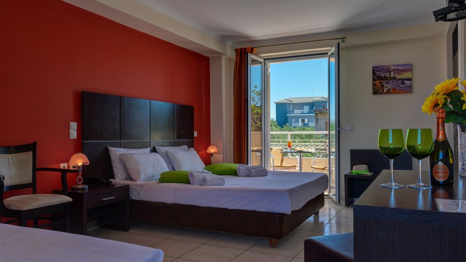 rooms-superior-triple-room-balcony