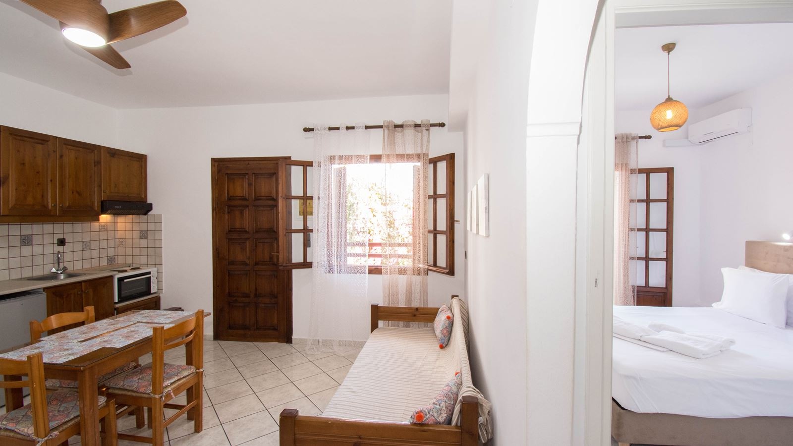 rooms-family-apartment-4-pax