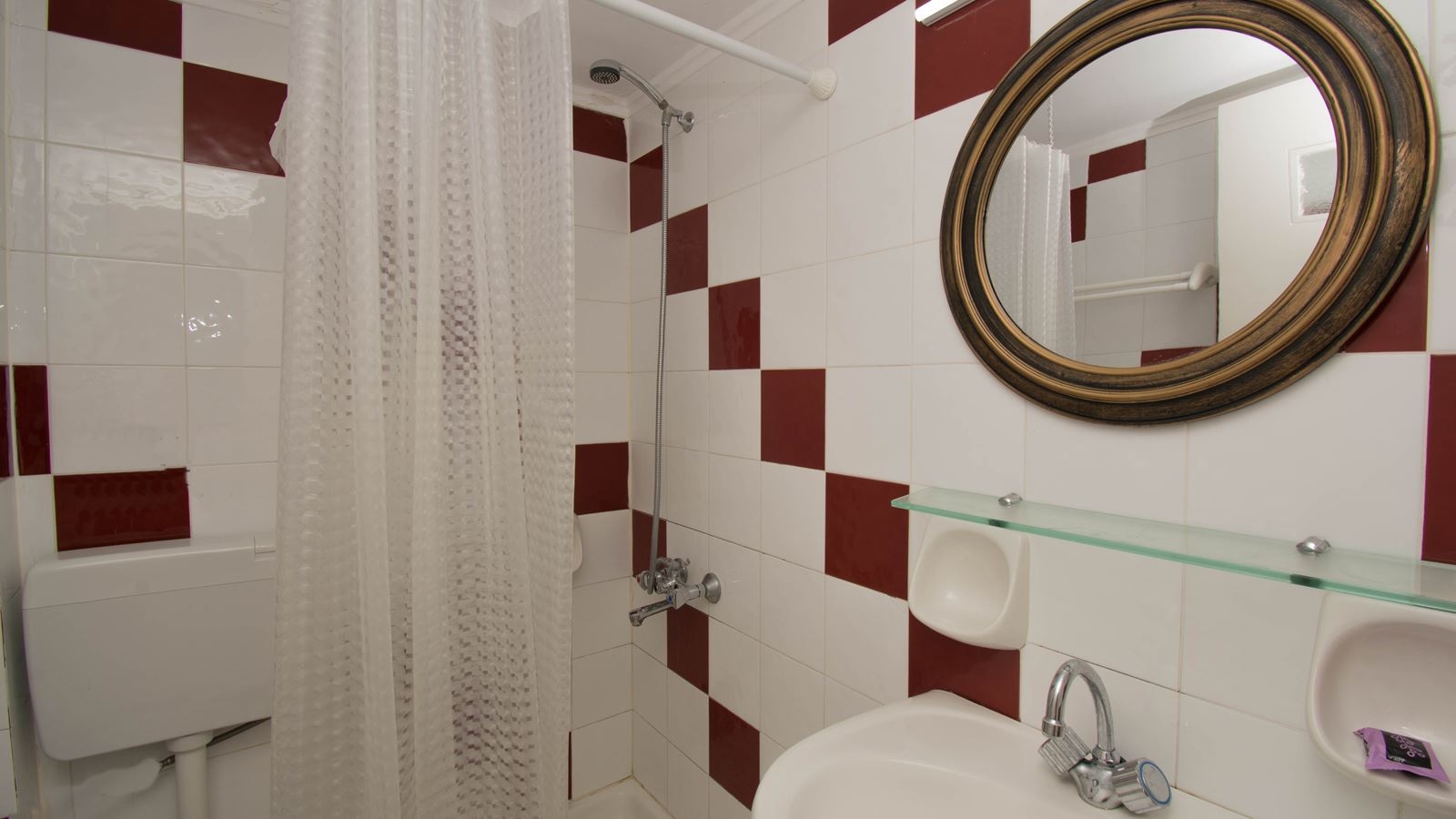 rooms-family-apartment-4-pax