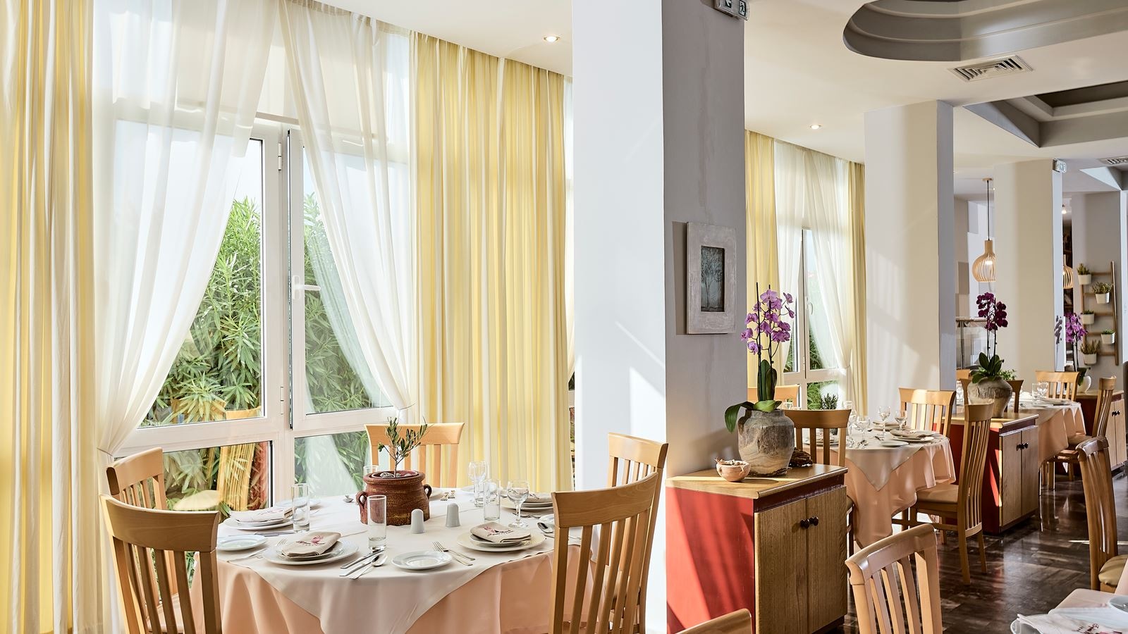 restaurants-main-restaurant