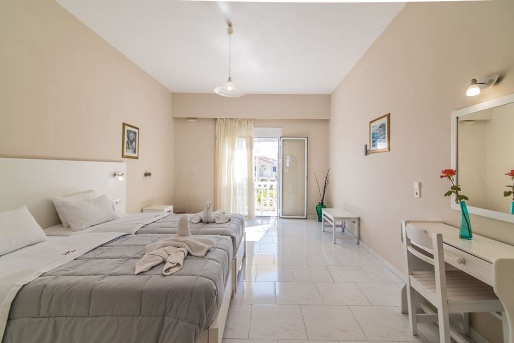 rooms-standard-double-land-view-with-balcony