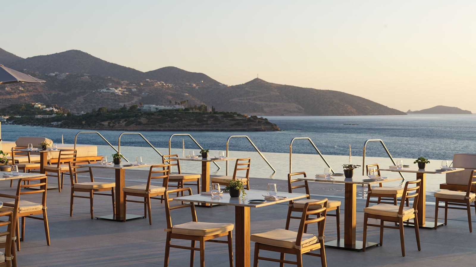 restaurants-main-building