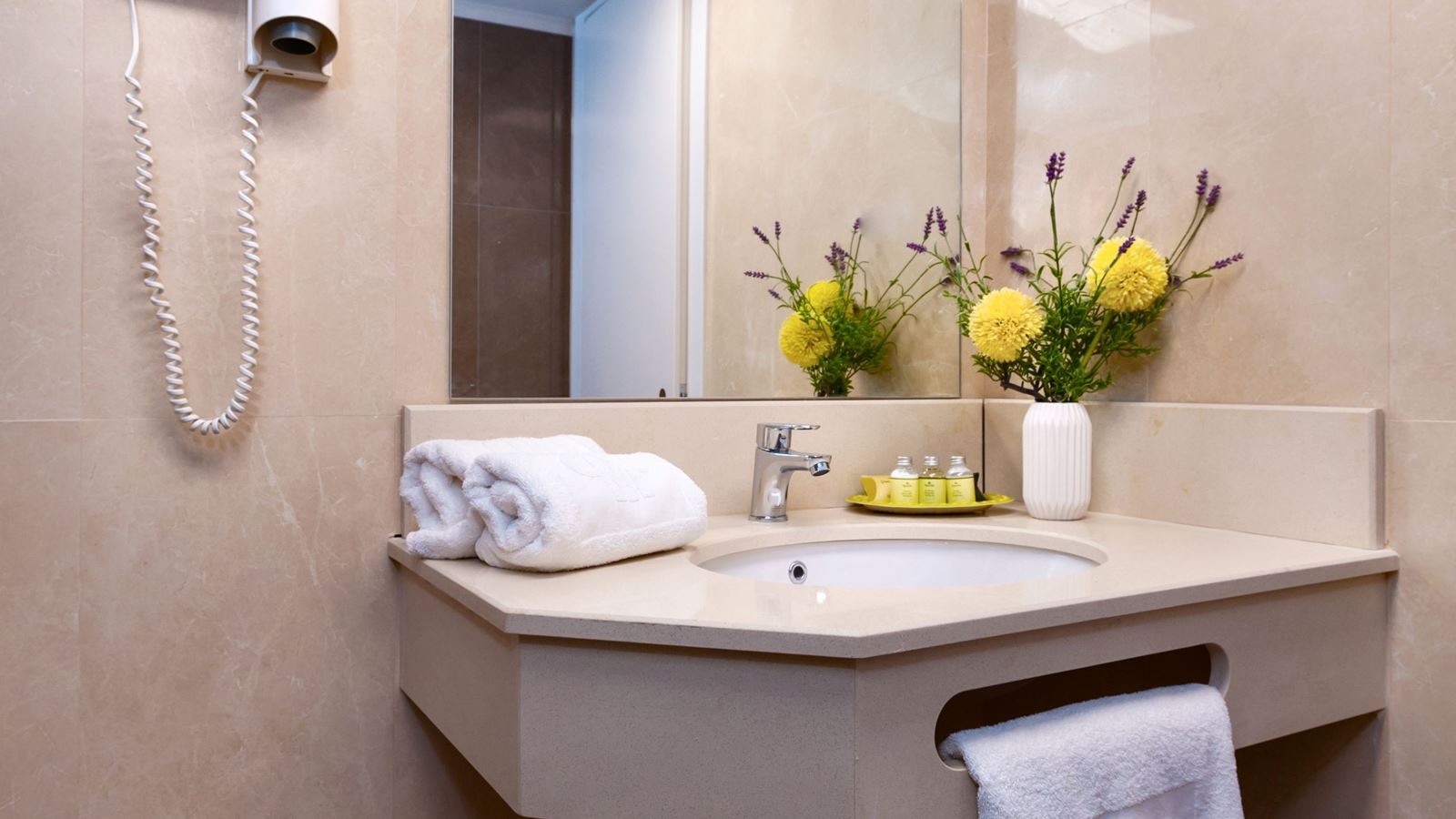 rooms-1-bedroom-apartment-pool-view-or-garden-view