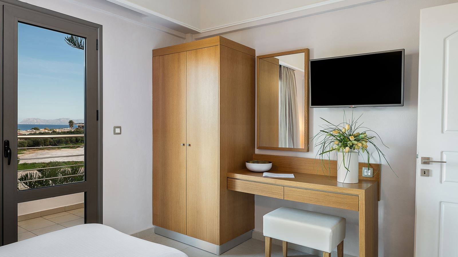 rooms-studio-mountain-view