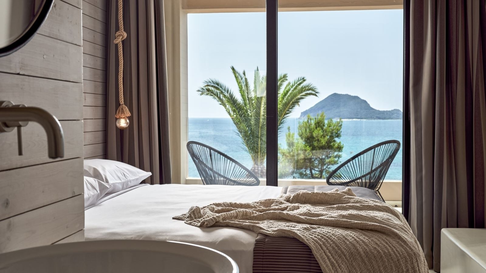 rooms-executive-room-with-sea-view