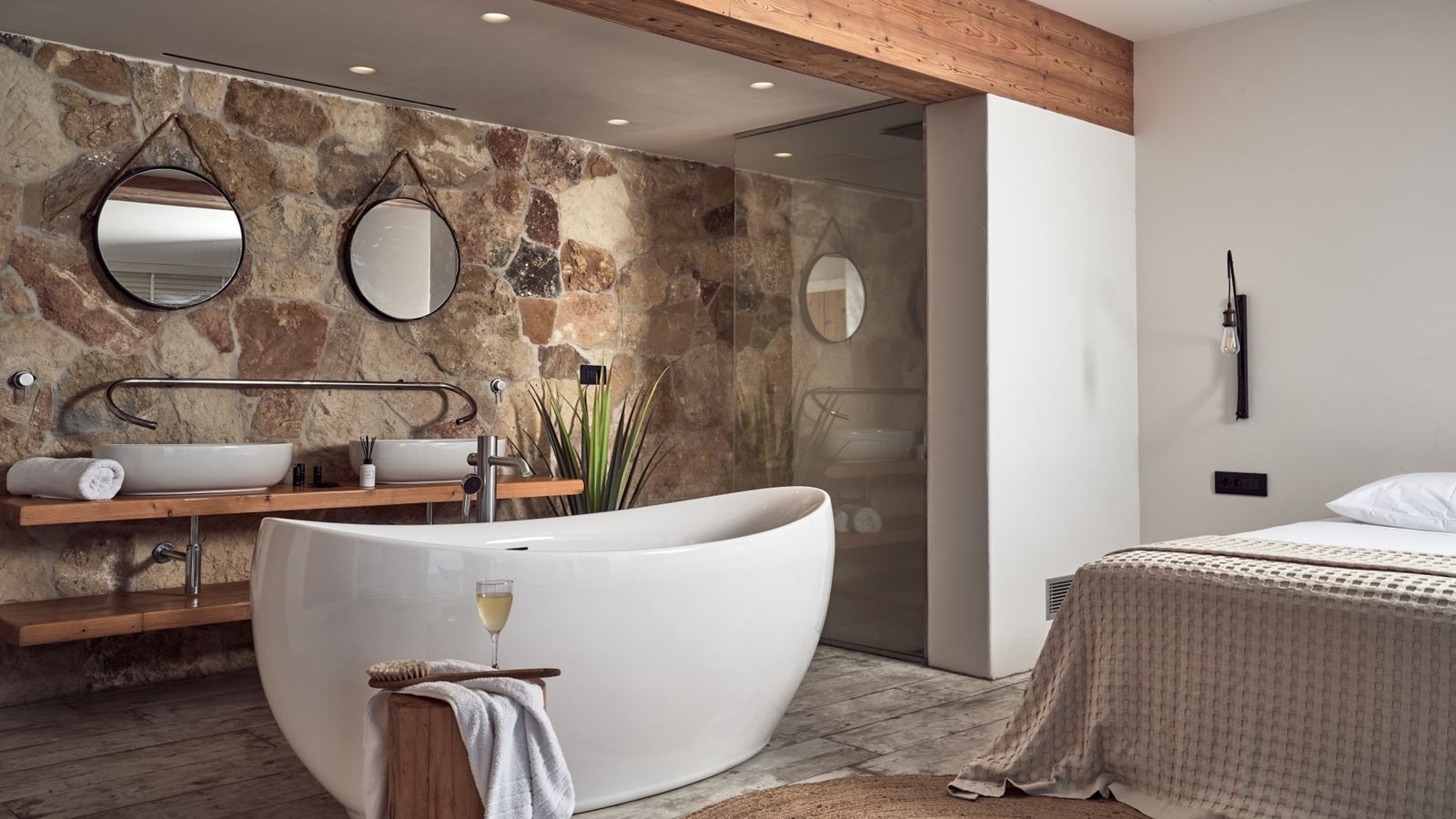 rooms-premium-junior-suite-with-outdoor-jetted-tub--sea-view