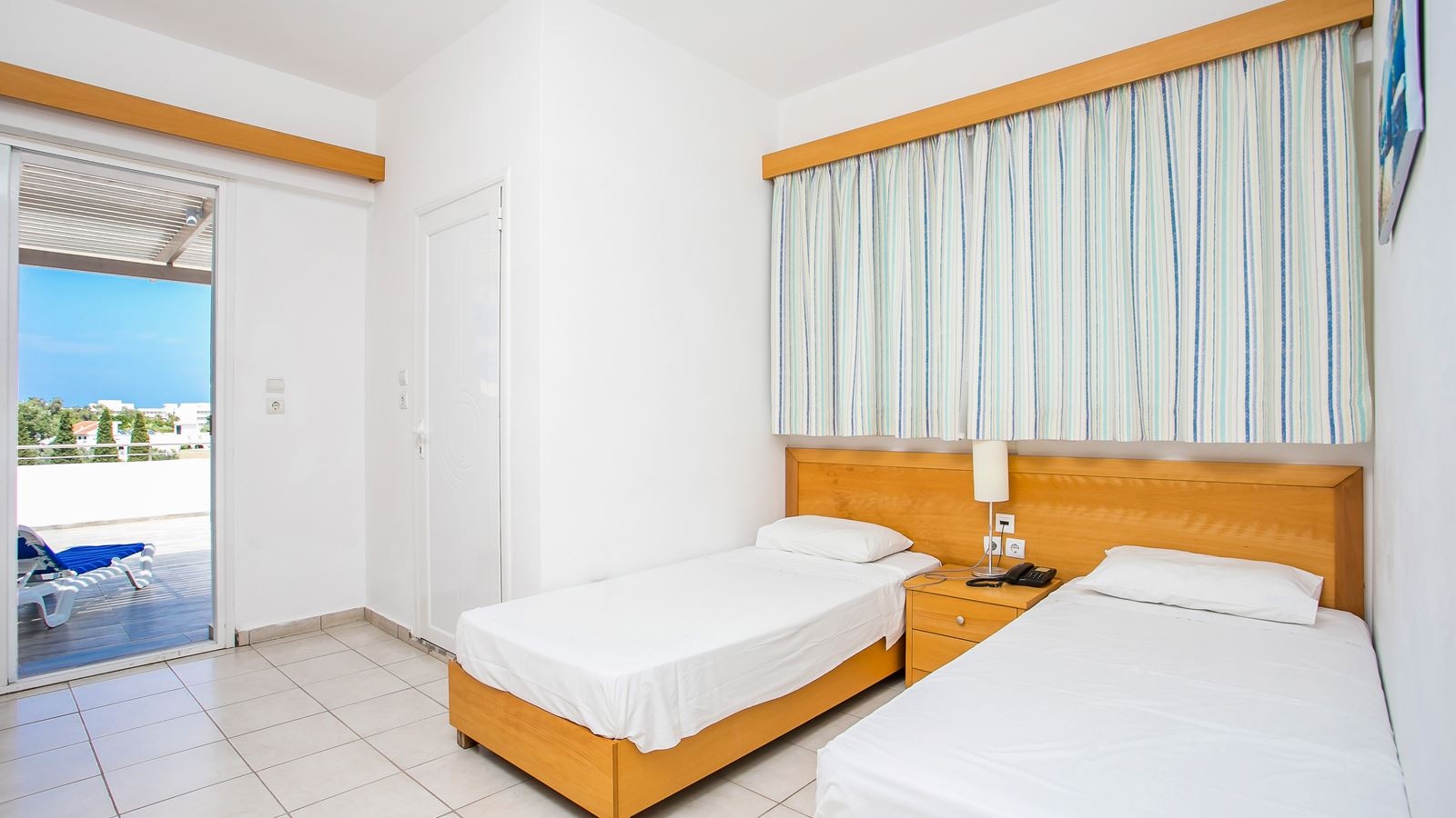 rooms-family-apartment-with-terrace