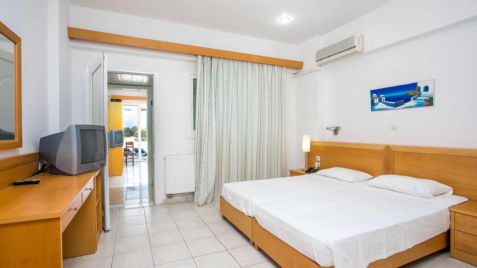 rooms-family-apartment-with-terrace