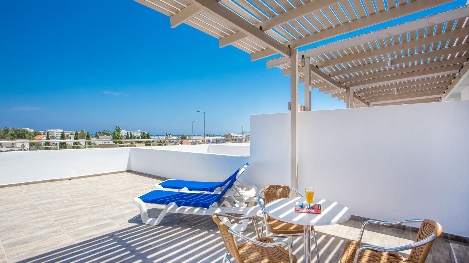 rooms-family-apartment-with-terrace