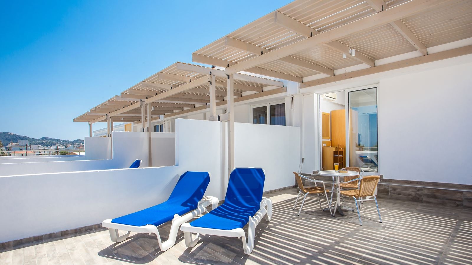 rooms-family-apartment-with-terrace