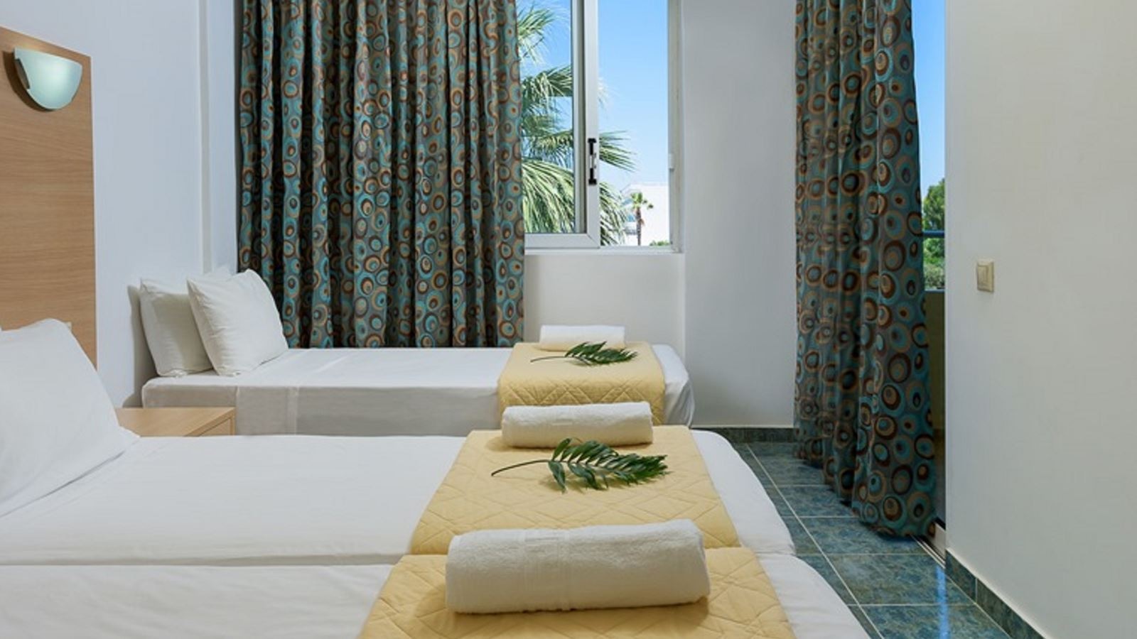 rooms-double-room-balcony