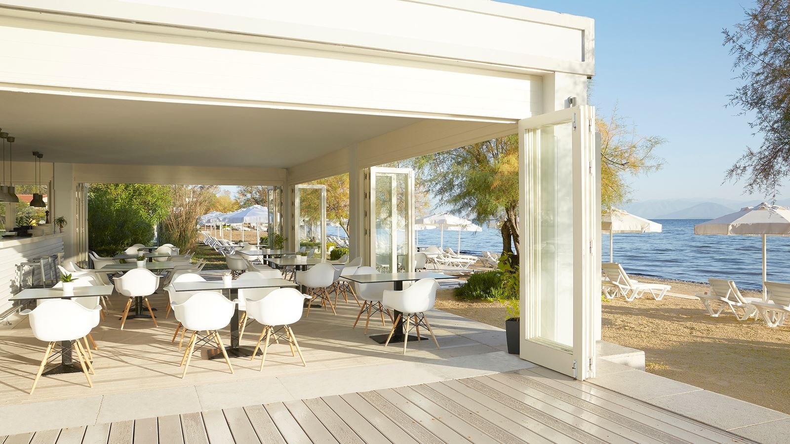 bars-il-pirata-open-air-kitchen-bar